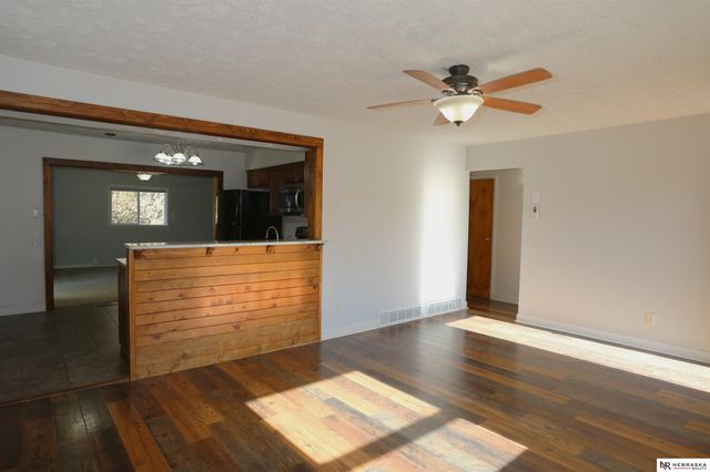 3902 Overlook Circle, Bellevue, NE 68147