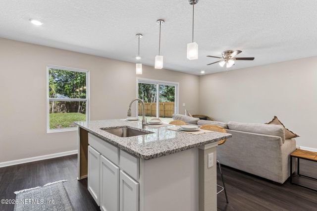 8609 VINING Street, Jacksonville, FL 32210