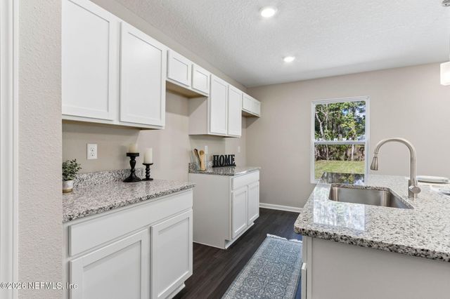 8609 VINING Street, Jacksonville, FL 32210