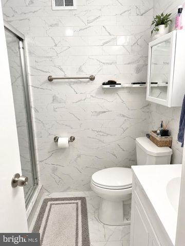 2190 MONAGHAN DR, Herndon, VA 20170