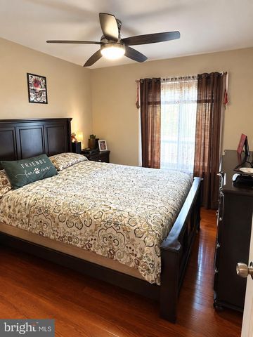 2190 MONAGHAN DR, Herndon, VA 20170