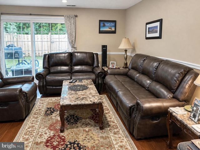 2190 MONAGHAN DR, Herndon, VA 20170