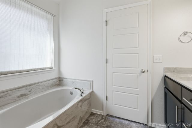 13320 S 21st Place, Bixby, OK 74008