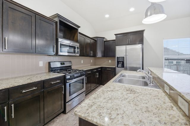 13320 S 21st Place, Bixby, OK 74008