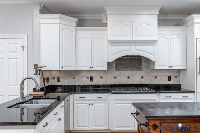 305 Glenmeade Cir, Manakin Sabot, VA 23103