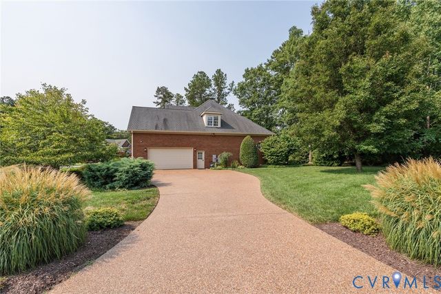 305 Glenmeade Cir, Manakin Sabot, VA 23103