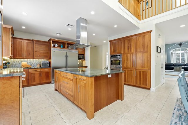 19 Judith Place, East Islip, NY 11730