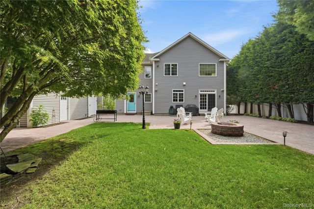 19 Judith Place, East Islip, NY 11730