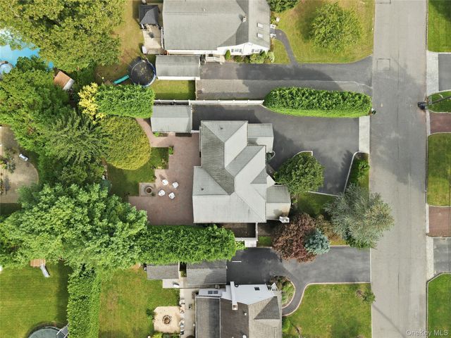 19 Judith Place, East Islip, NY 11730