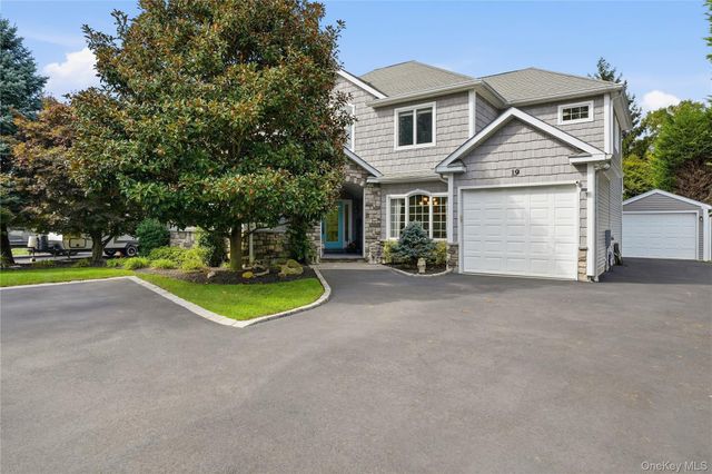 19 Judith Place, East Islip, NY 11730
