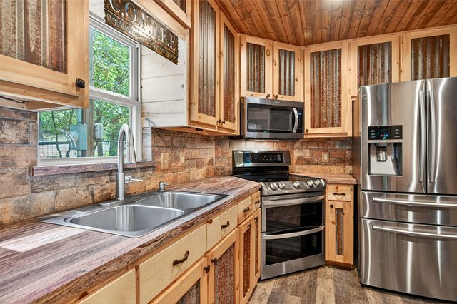 181 Stone Circle Drive, Gordonville, TX 76245