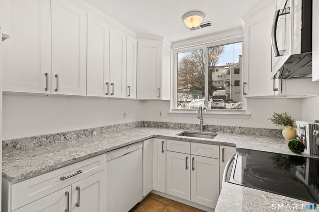 119 Rowayton Woods Drive 119, Norwalk, CT 06854