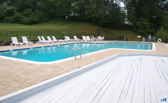 119 Rowayton Woods Drive 119, Norwalk, CT 06854