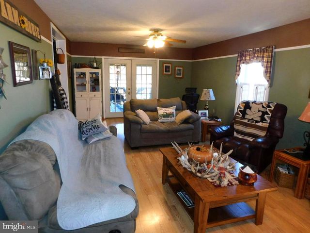 3415 N MOUNTAIN RD, Wardensville, WV 26851