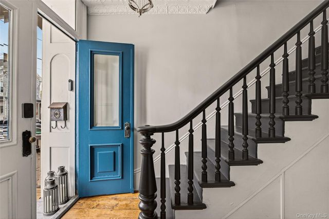 19 8th Street, Hudson, NY 12534