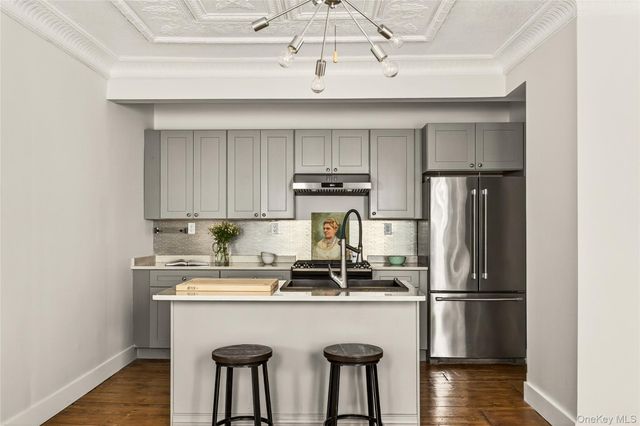 19 8th Street, Hudson, NY 12534