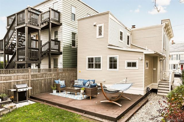 19 8th Street, Hudson, NY 12534