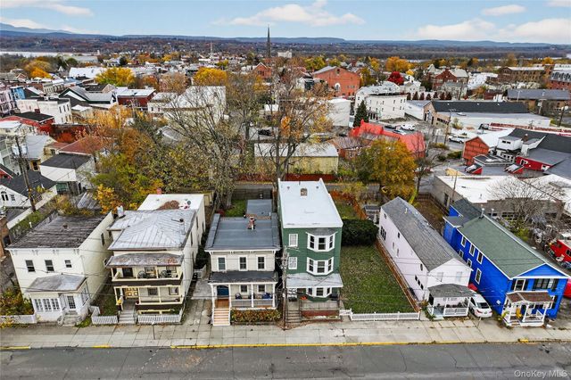 19 8th Street, Hudson, NY 12534