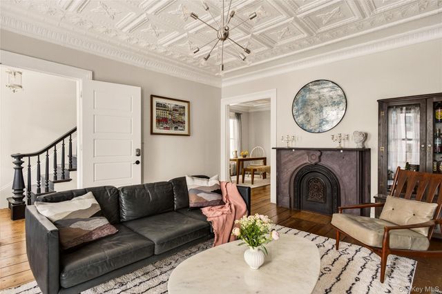 19 8th Street, Hudson, NY 12534