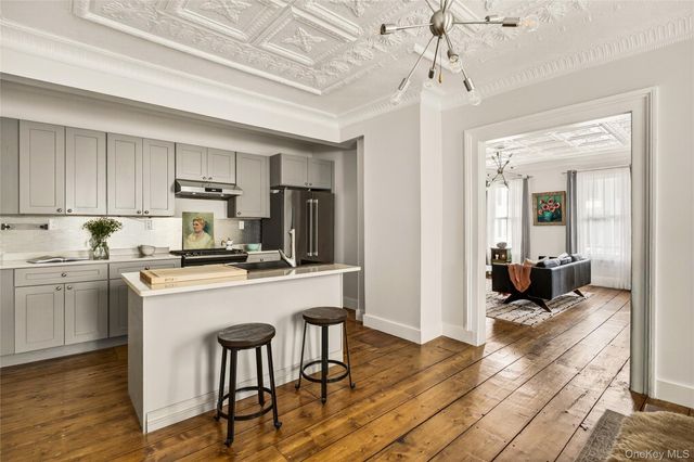 19 8th Street, Hudson, NY 12534