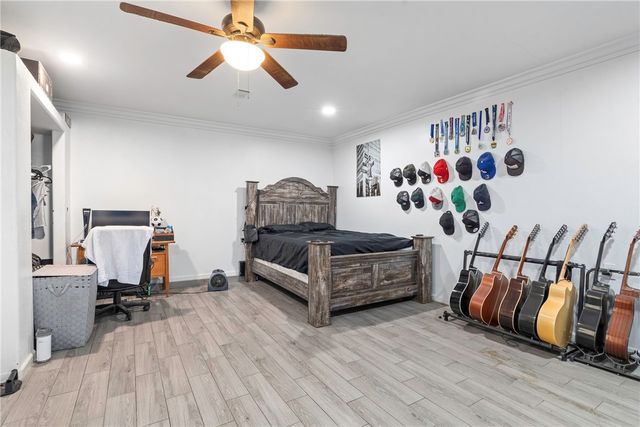 623 Broken Arrow, Bakersfield, CA 93307