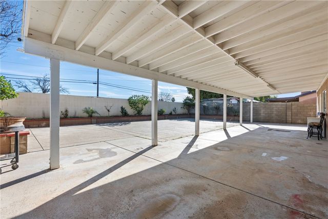 623 Broken Arrow, Bakersfield, CA 93307