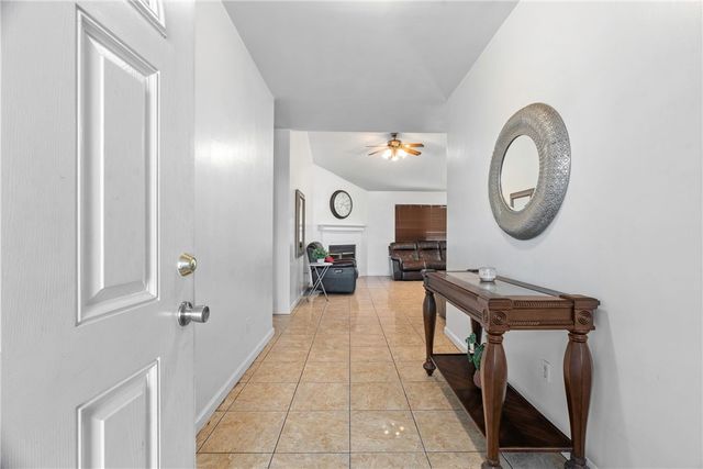 623 Broken Arrow, Bakersfield, CA 93307