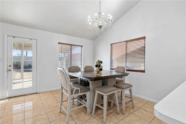 623 Broken Arrow, Bakersfield, CA 93307