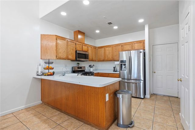 623 Broken Arrow, Bakersfield, CA 93307