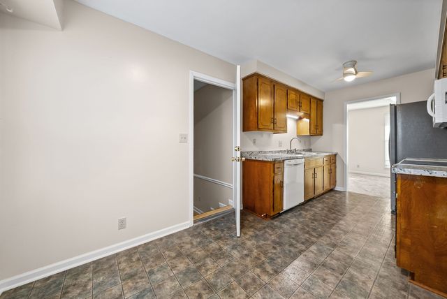 211 Millstone Cir, Clarksville, TN 37042