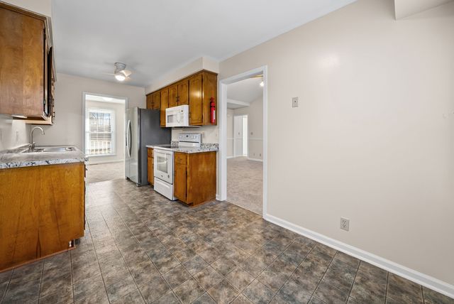 211 Millstone Cir, Clarksville, TN 37042