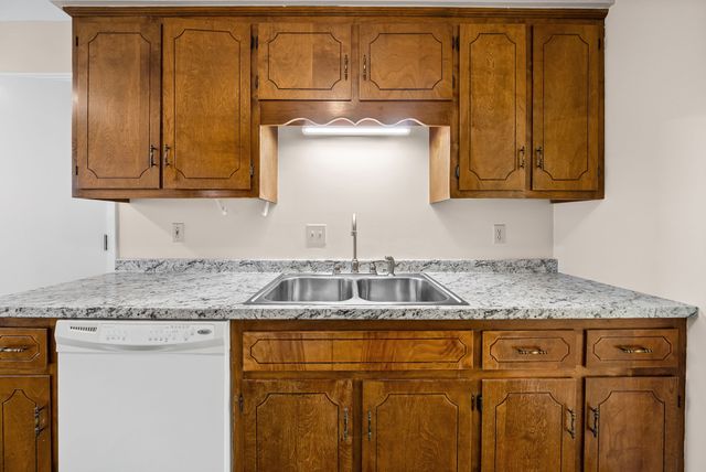 211 Millstone Cir, Clarksville, TN 37042