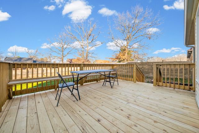 211 Millstone Cir, Clarksville, TN 37042