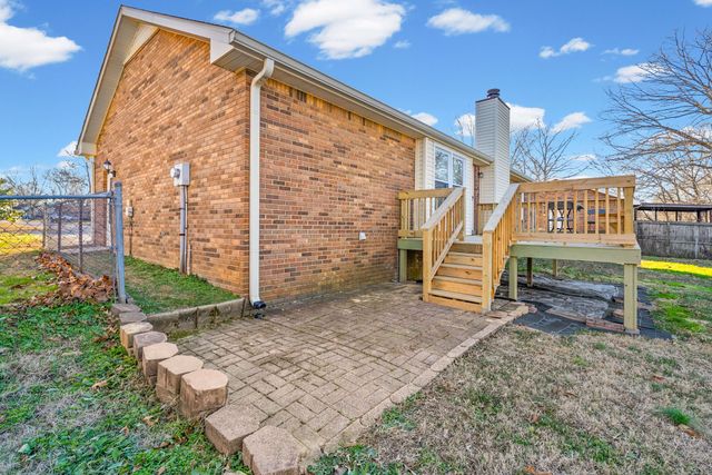 211 Millstone Cir, Clarksville, TN 37042