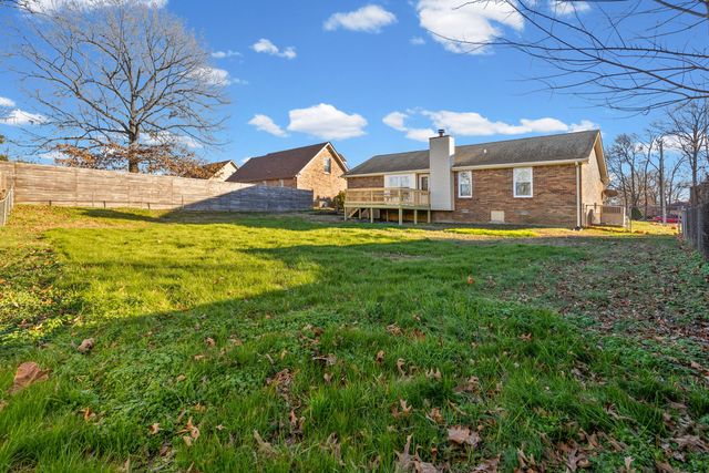 211 Millstone Cir, Clarksville, TN 37042
