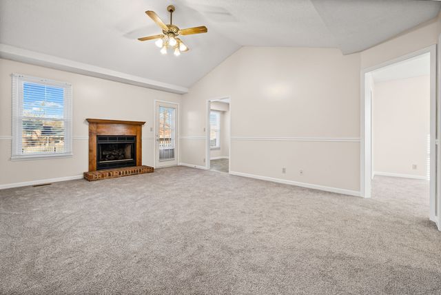 211 Millstone Cir, Clarksville, TN 37042