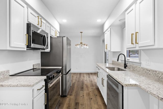 8912 Michael Edward Dr, Louisville, KY 40291