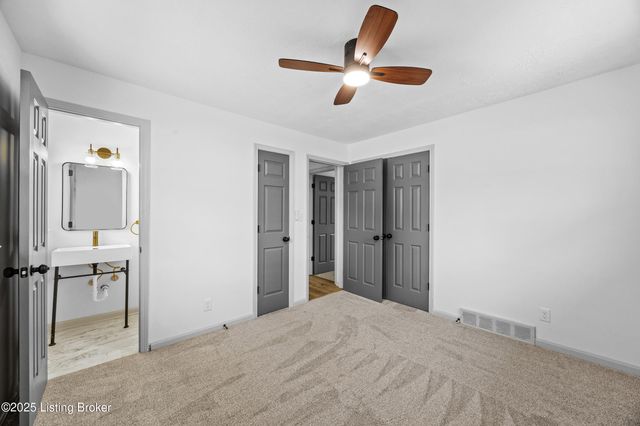 8912 Michael Edward Dr, Louisville, KY 40291