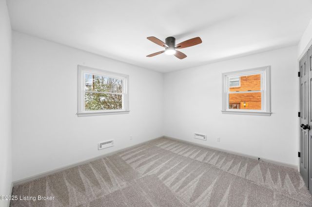 8912 Michael Edward Dr, Louisville, KY 40291