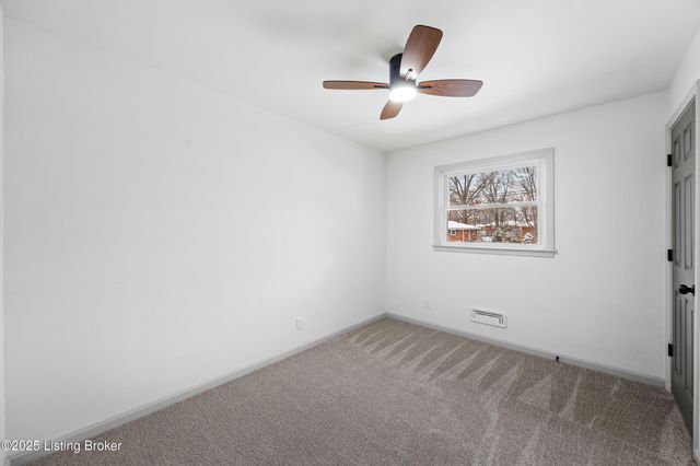 8912 Michael Edward Dr, Louisville, KY 40291