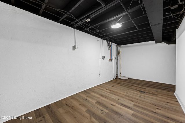 8912 Michael Edward Dr, Louisville, KY 40291