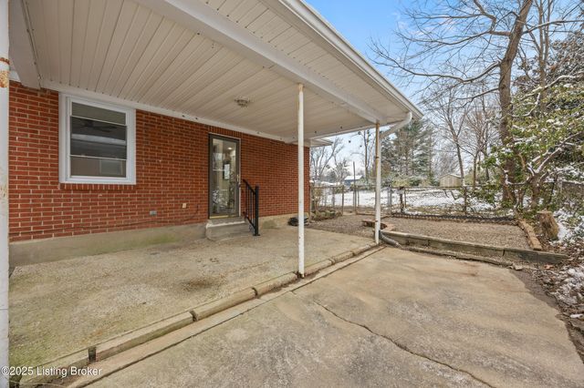 8912 Michael Edward Dr, Louisville, KY 40291