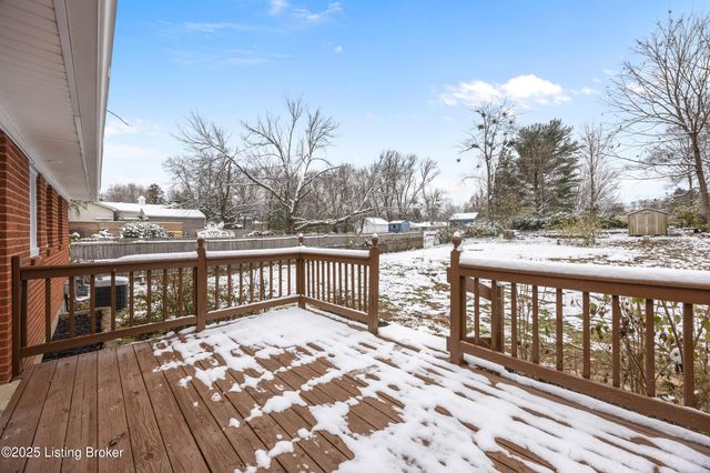 8912 Michael Edward Dr, Louisville, KY 40291