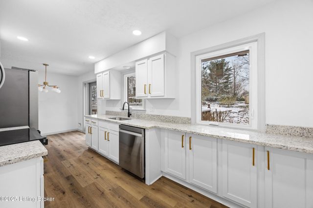 8912 Michael Edward Dr, Louisville, KY 40291