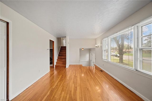 3 Towler DR, Hampton, VA 23666