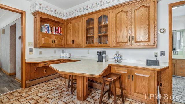 517 S 9th Street, Escanaba, MI 49829