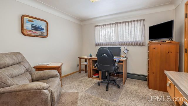 517 S 9th Street, Escanaba, MI 49829