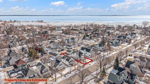 517 S 9th Street, Escanaba, MI 49829