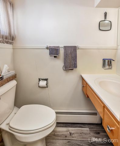 517 S 9th Street, Escanaba, MI 49829