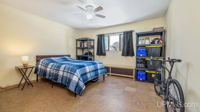 517 S 9th Street, Escanaba, MI 49829